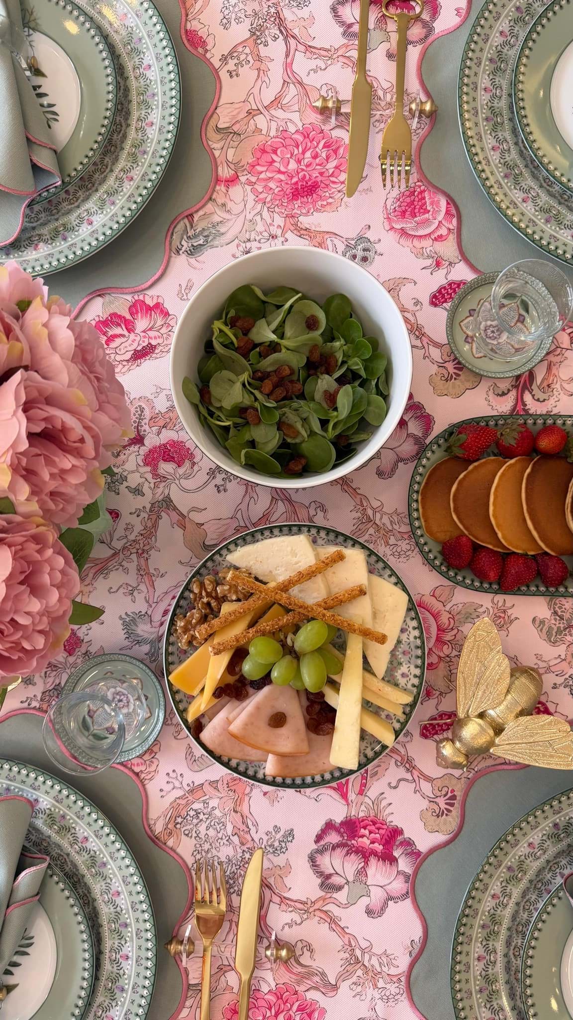 Flower Dream Masa Örtüsü Set resmi
