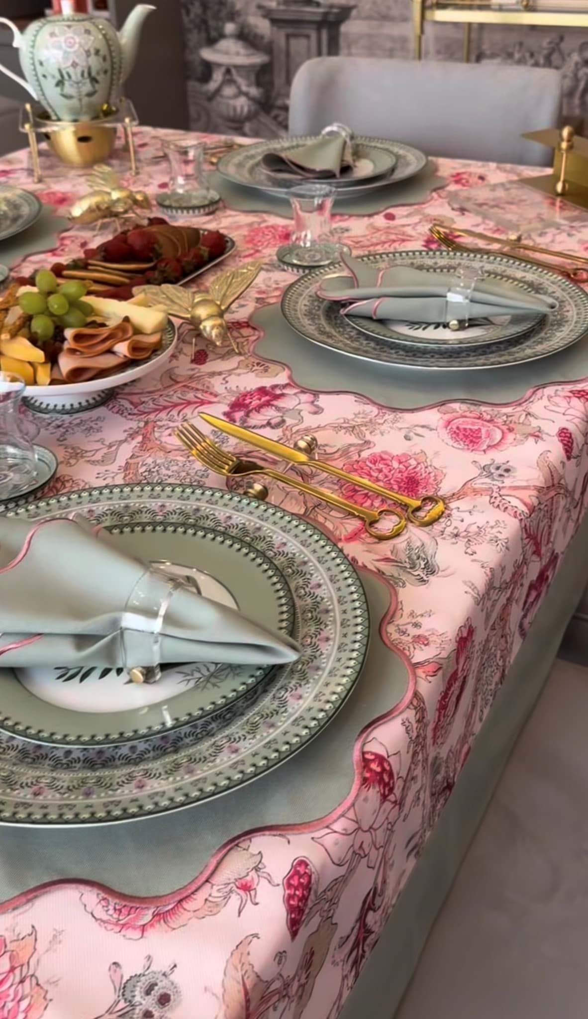 Flower Dream Masa Örtüsü Set resmi